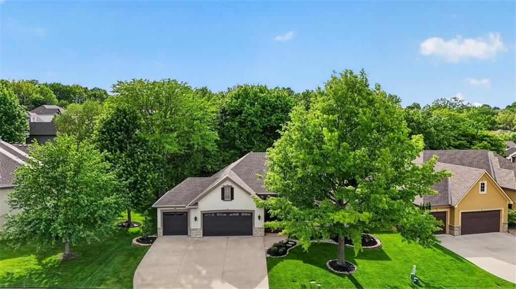 4404 NE Georgian Drive — photo 3
