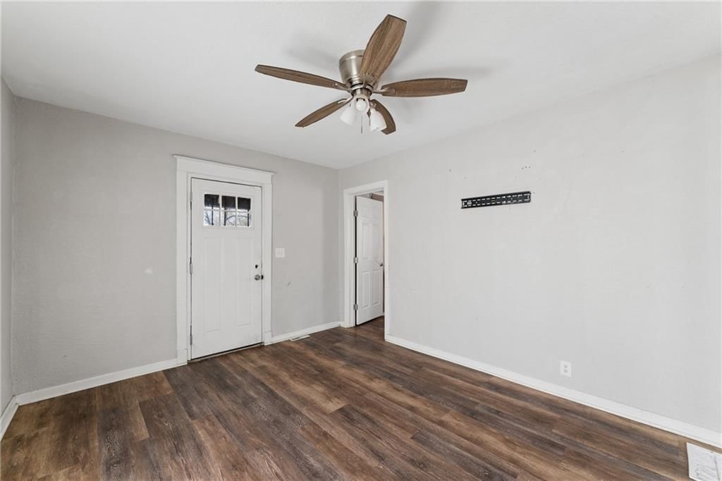4046 E 68TH Terrace — photo 8