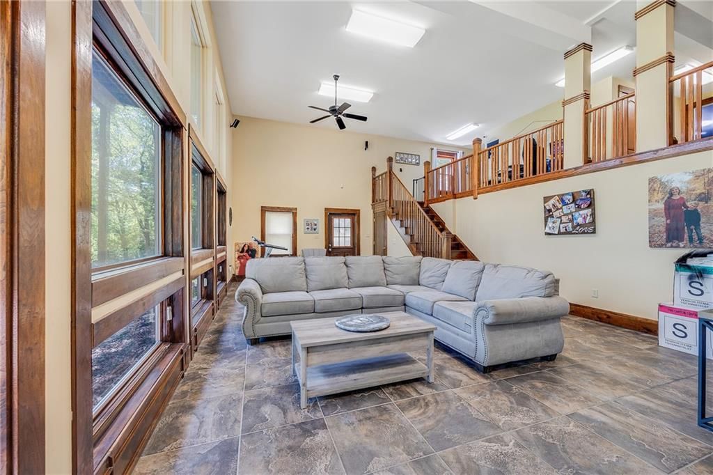 2323 S Crenshaw Road — photo 42
