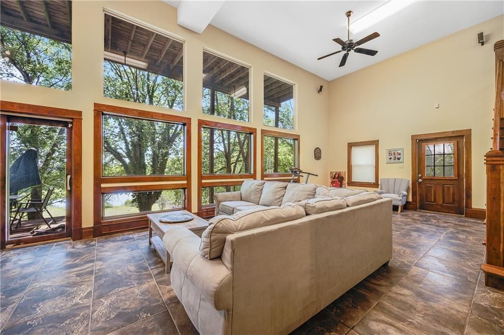 2323 S Crenshaw Road — photo 44