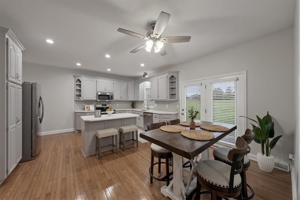 4532 SW Gull Point Drive — photo 14