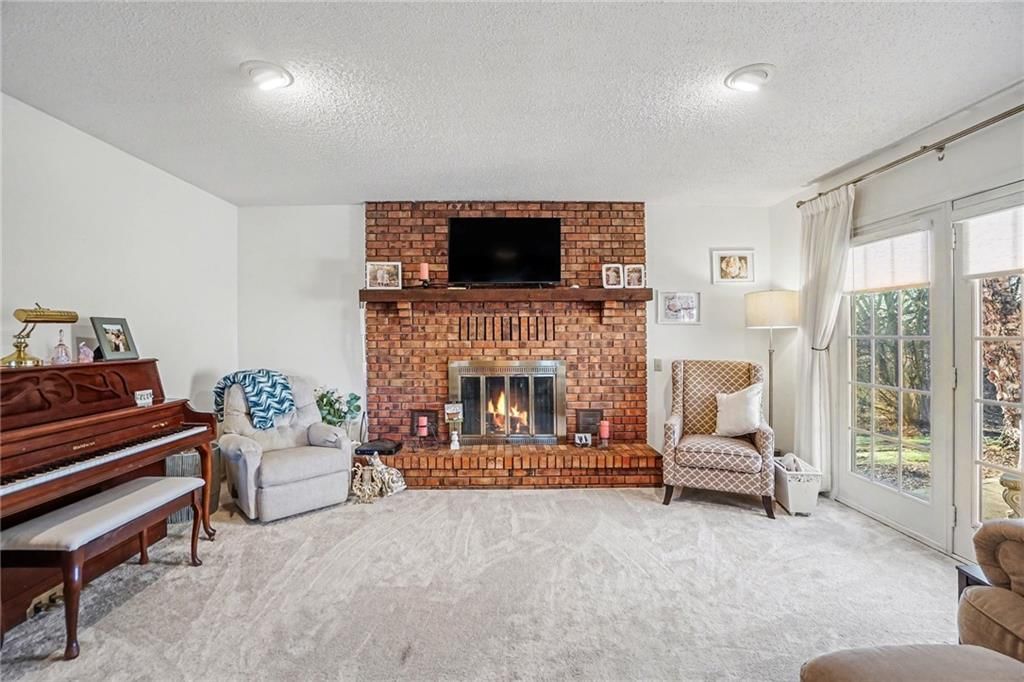 1109 S Catalpa Street — photo 14