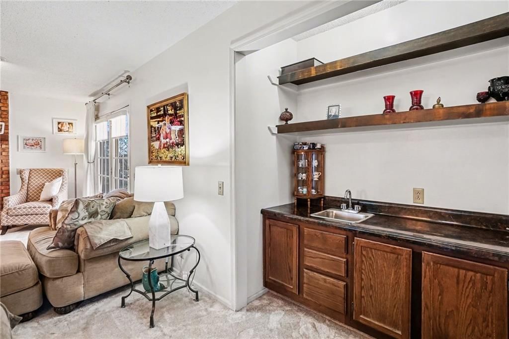 1109 S Catalpa Street — photo 15