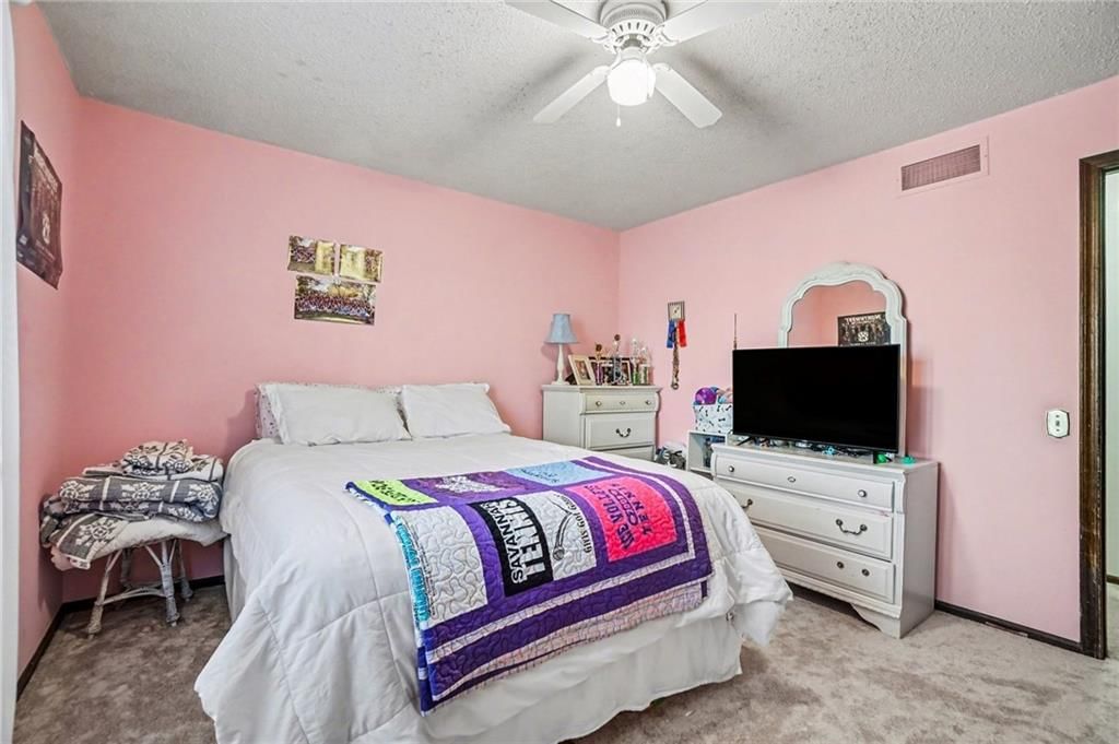 1109 S Catalpa Street — photo 26