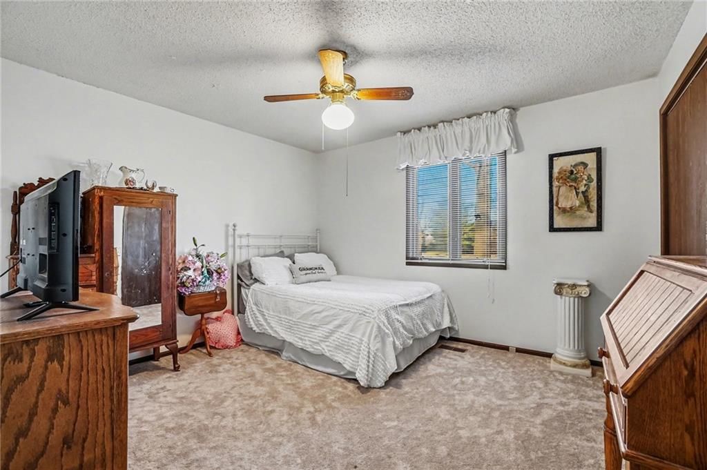 1109 S Catalpa Street — photo 27
