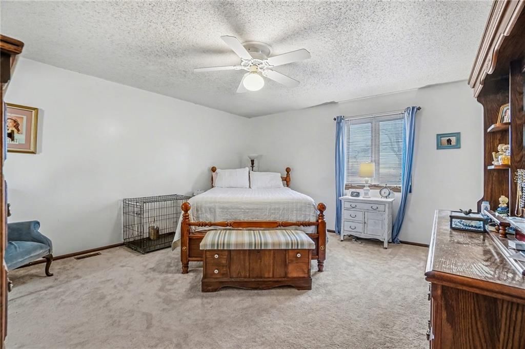 1109 S Catalpa Street — photo 29