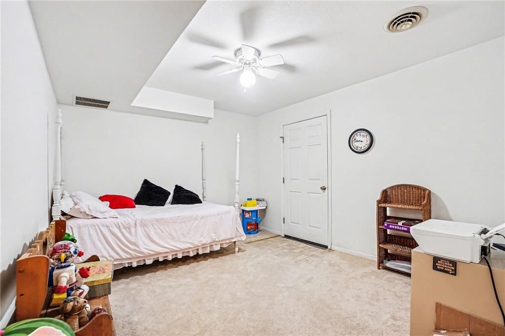 1109 S Catalpa Street — photo 40