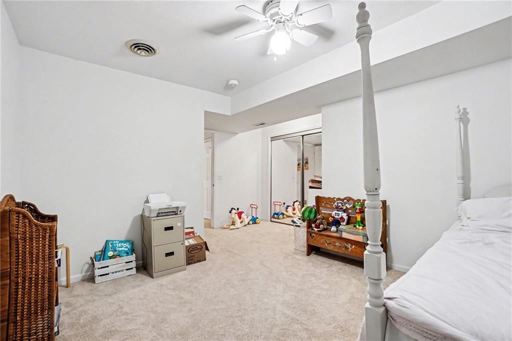 1109 S Catalpa Street — photo 41