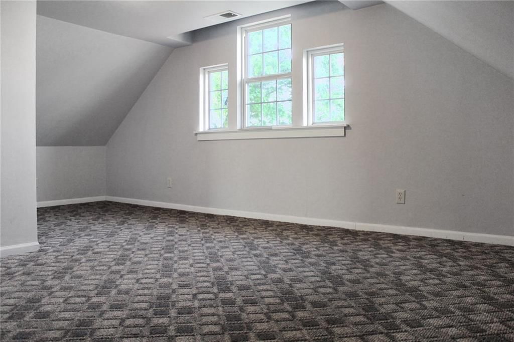 511 W 22nd Street — photo 29