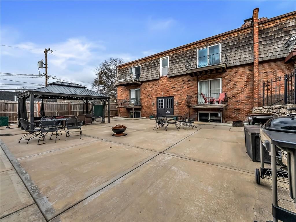 4426 Jarboe Street — photo 3