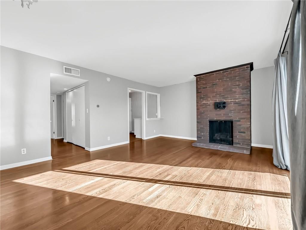 4426 Jarboe Street — photo 5