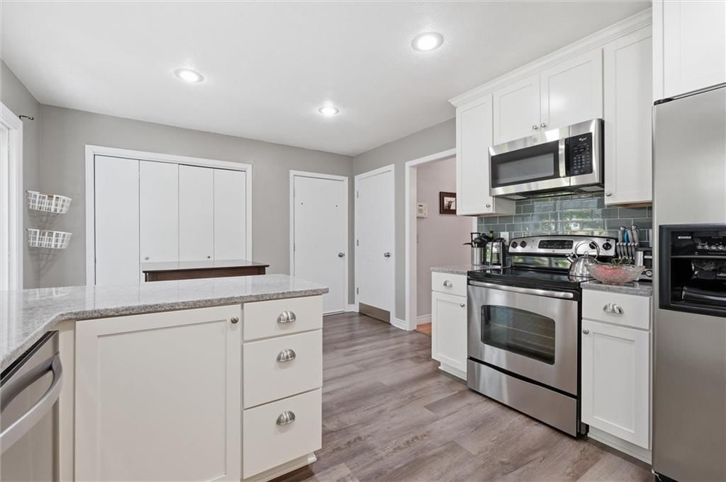 11249 Lakeview Drive — photo 14