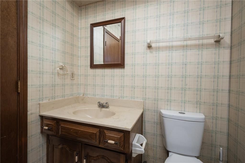 601 E 107th Terrace — photo 17