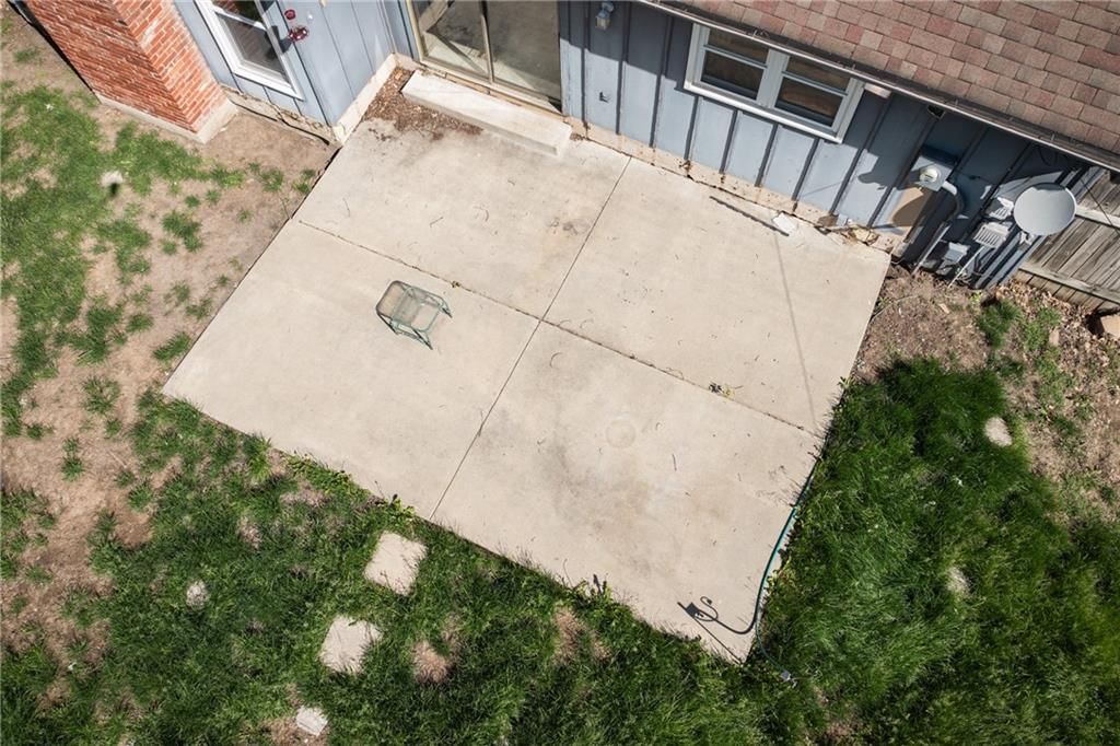 601 E 107th Terrace — photo 40
