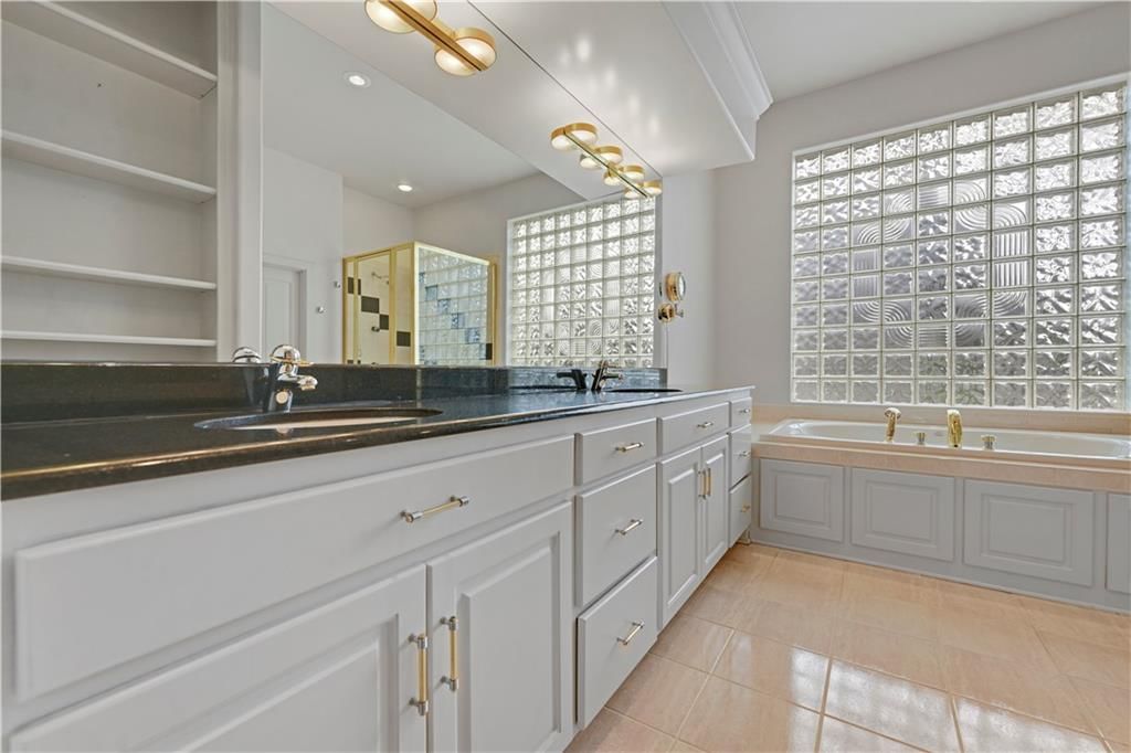 10545 Walmer Street — photo 26