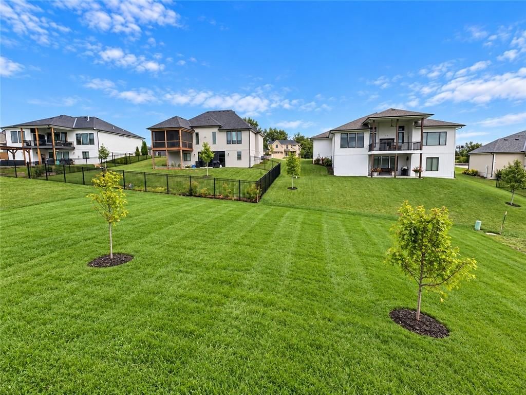 Photo 14 of 75 - 2609 NE Crestview Street, Blue Springs, MO 64029