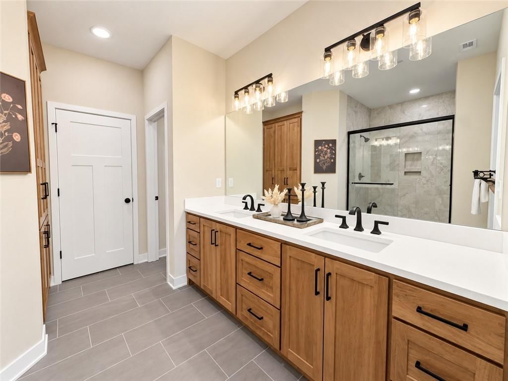 Photo 25 of 75 - 2609 NE Crestview Street, Blue Springs, MO 64029