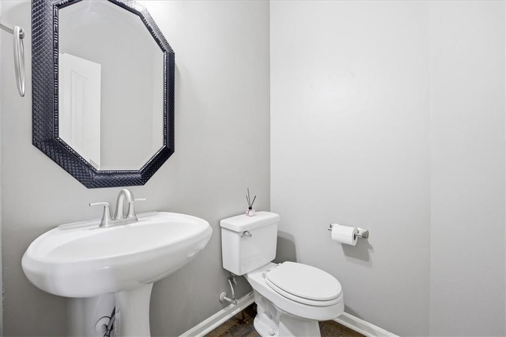 5117 W 162nd Street — photo 14