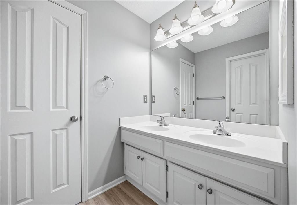 5117 W 162nd Street — photo 22