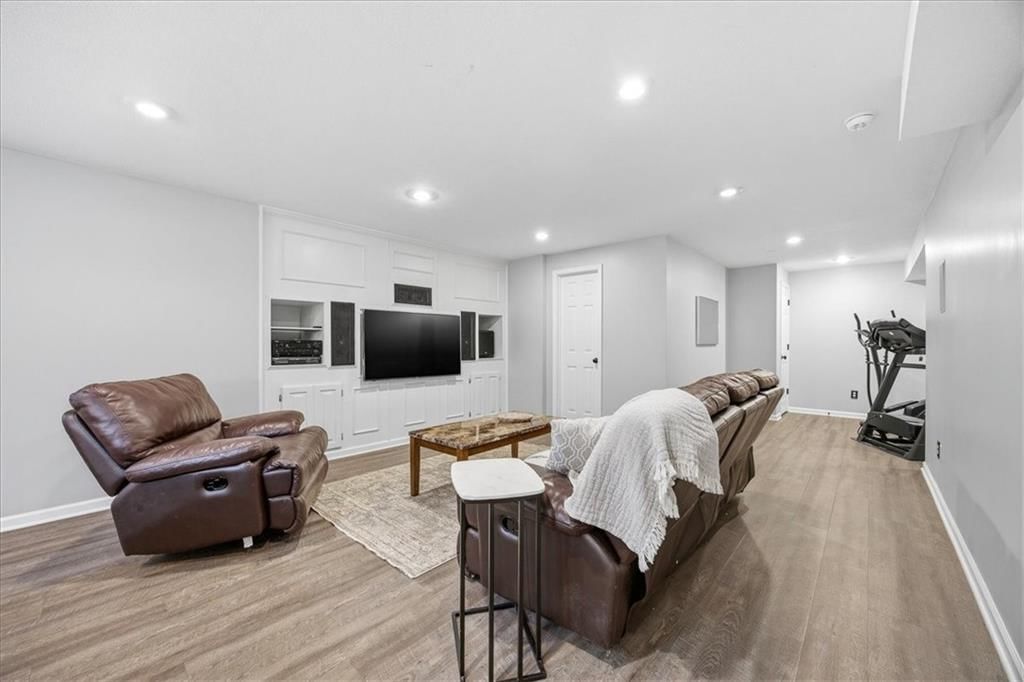 5117 W 162nd Street — photo 27