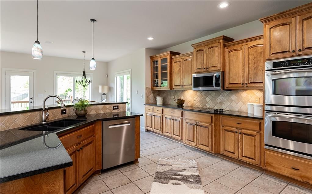 15618 S Hallet Street — photo 16