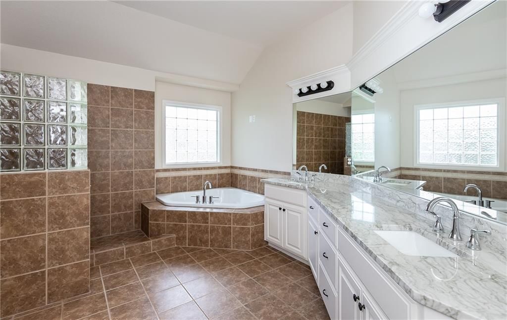 15618 S Hallet Street — photo 30