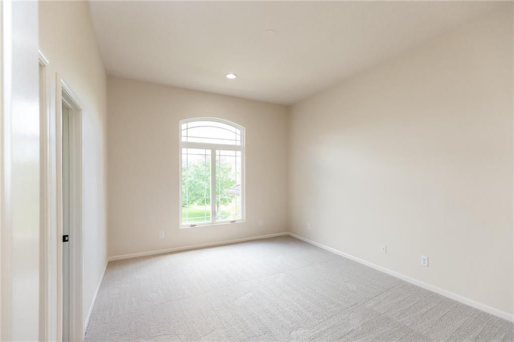 15618 S Hallet Street — photo 34