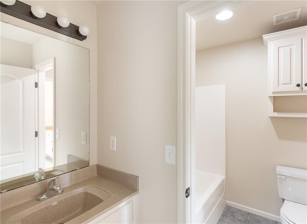 15618 S Hallet Street — photo 36