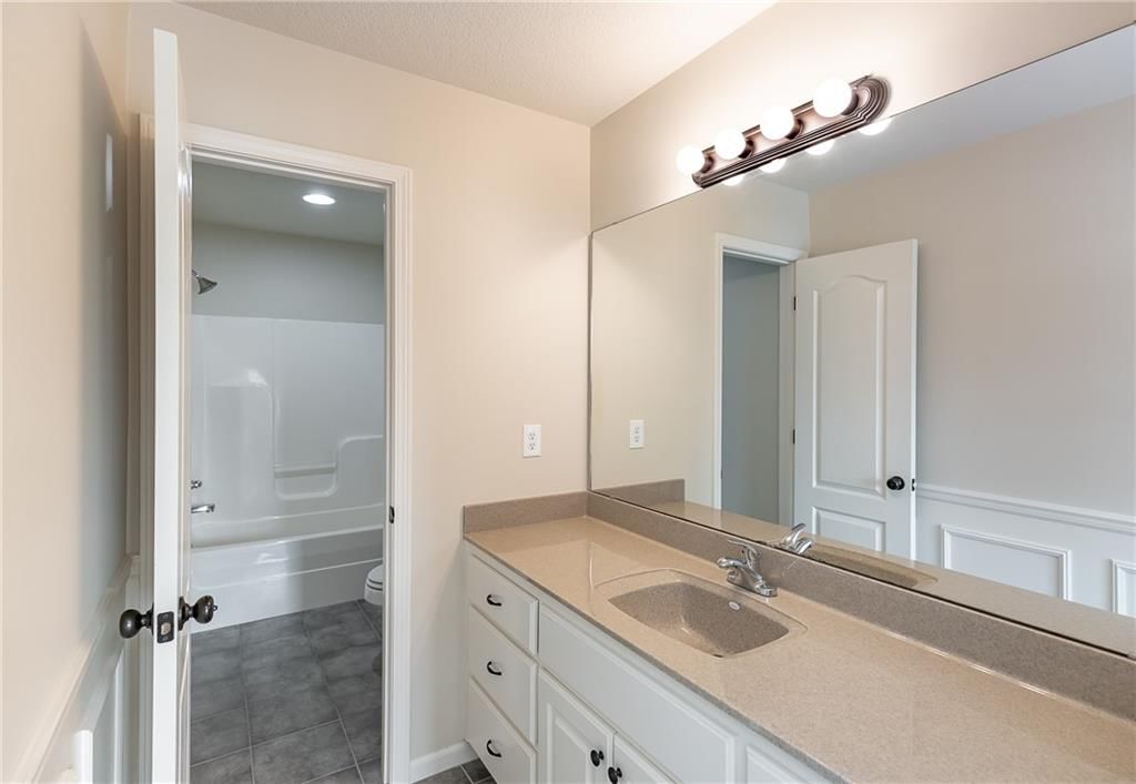 15618 S Hallet Street — photo 37