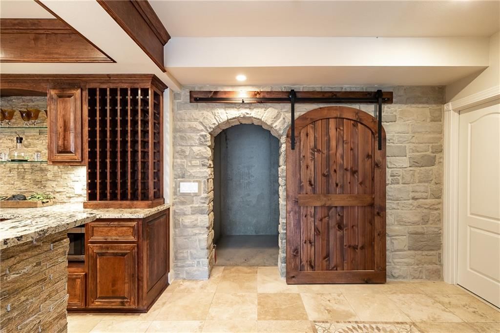 15618 S Hallet Street — photo 46