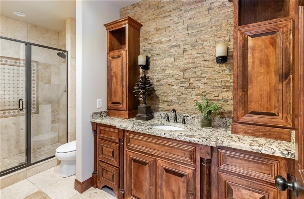 15618 S Hallet Street — photo 50