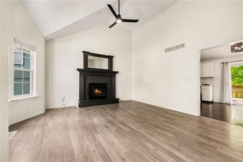 1127 Cardinal Drive — photo 5