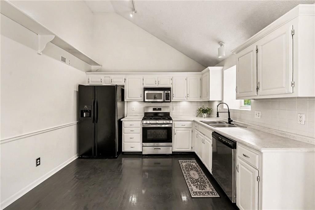 1127 Cardinal Drive — photo 9