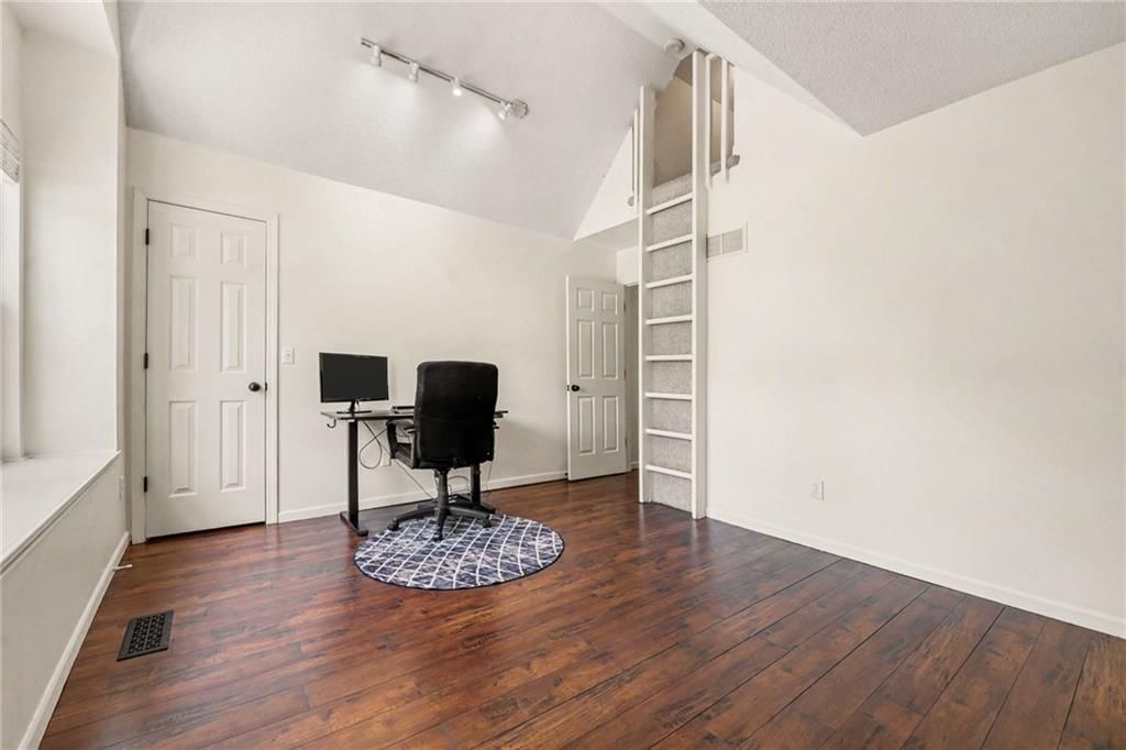 1127 Cardinal Drive — photo 12
