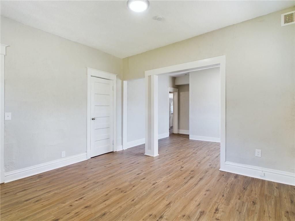 2416 E 22nd Street — photo 3