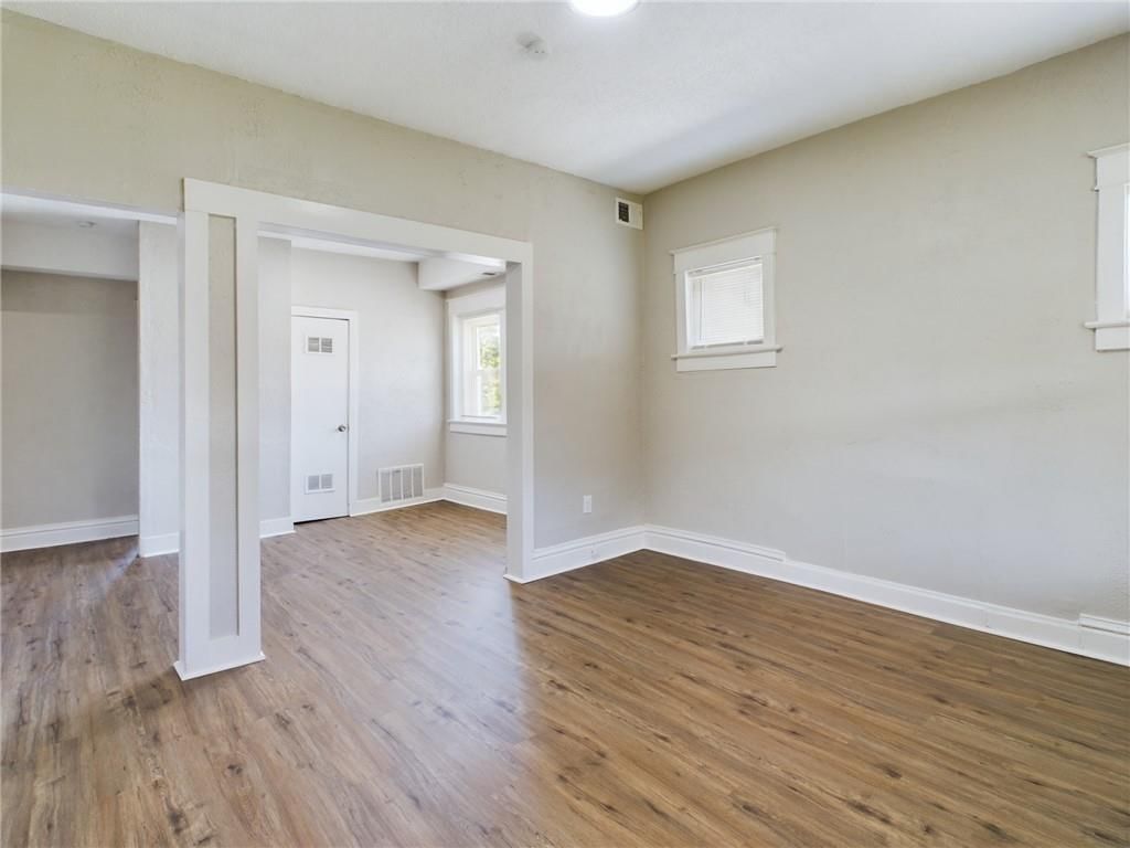 2416 E 22nd Street — photo 6