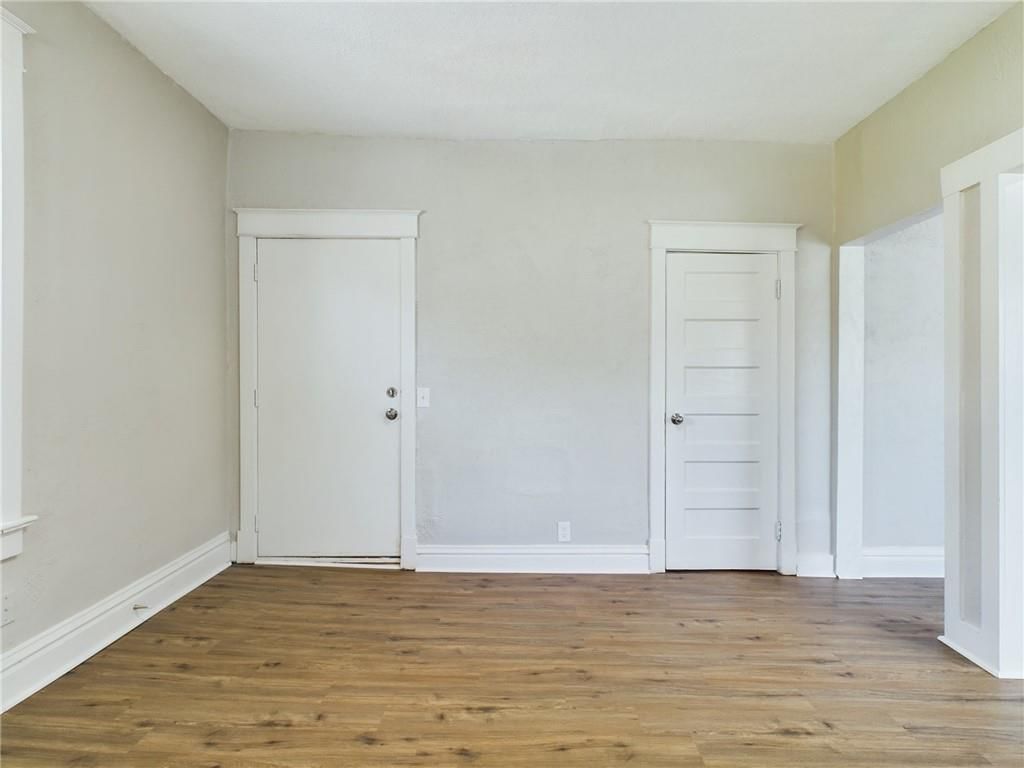 2416 E 22nd Street — photo 7