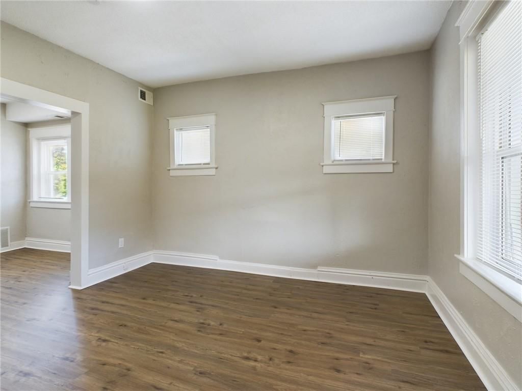 2416 E 22nd Street — photo 8