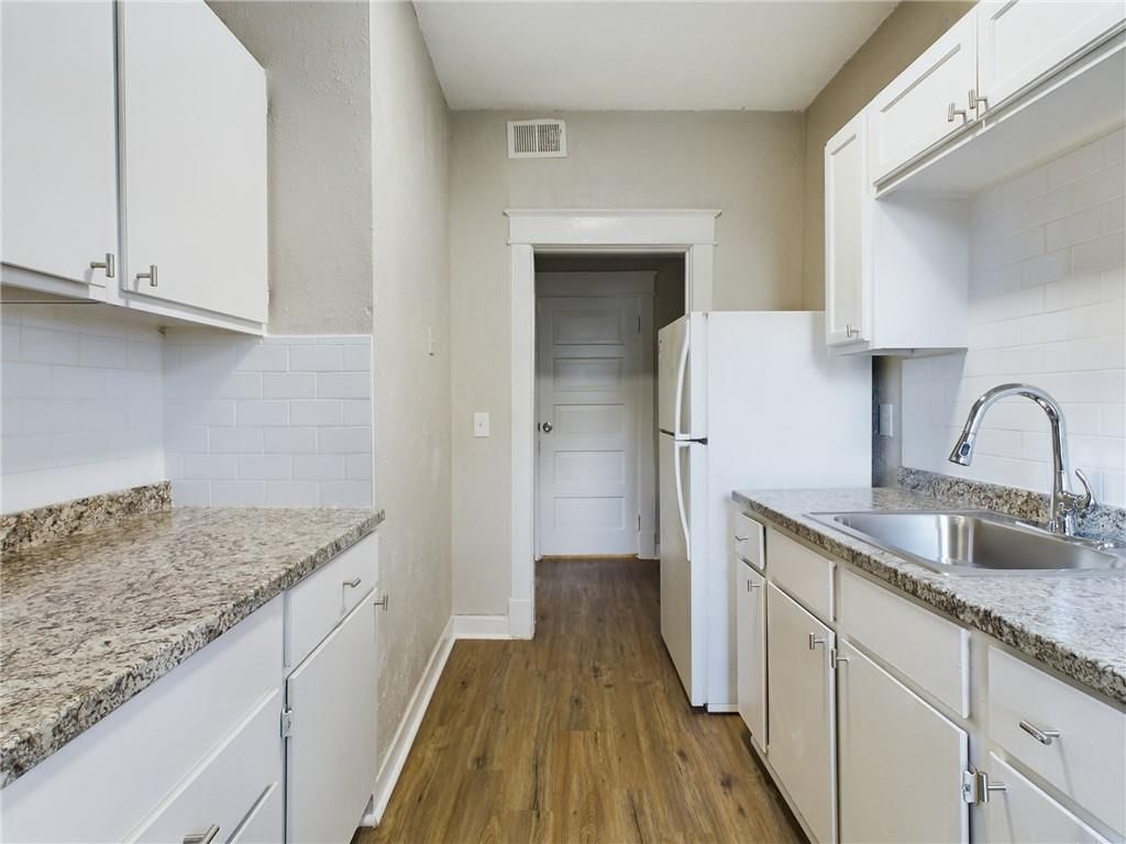 2416 E 22nd Street — photo 11
