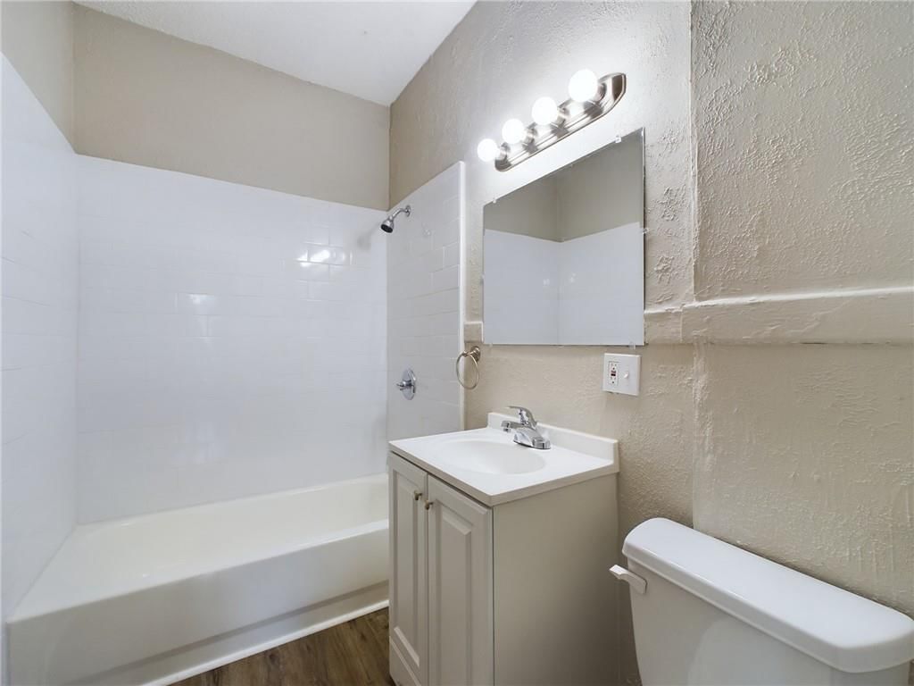 2416 E 22nd Street — photo 17