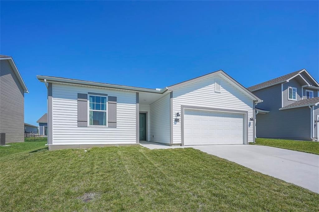 27018 E Sycamore Street, Lee's Summit, MO