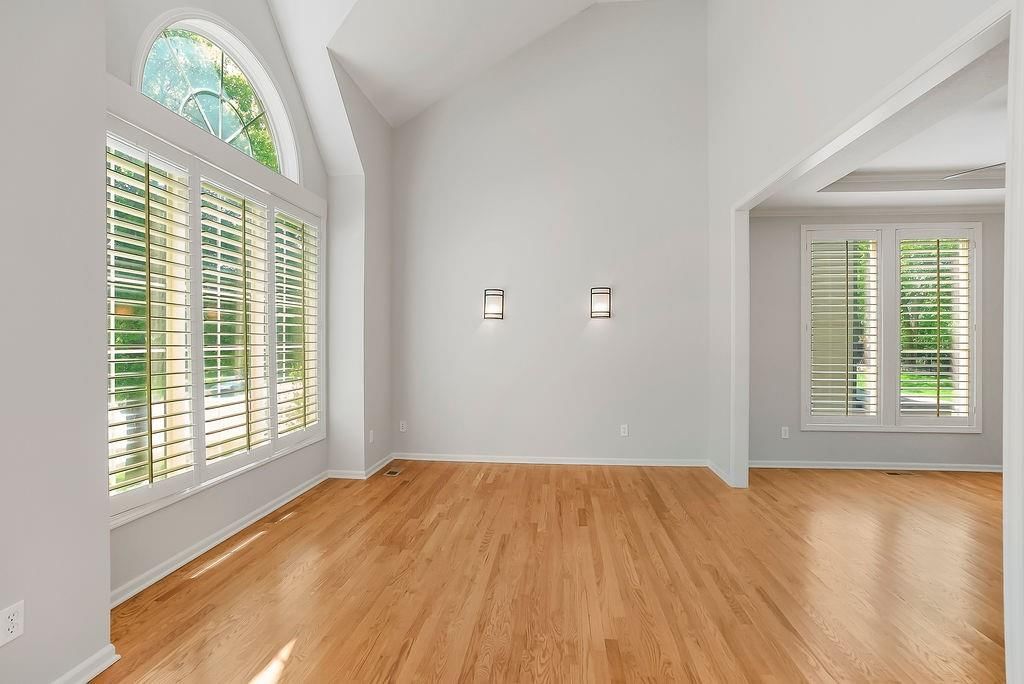 6910 Roundtree Street — photo 4