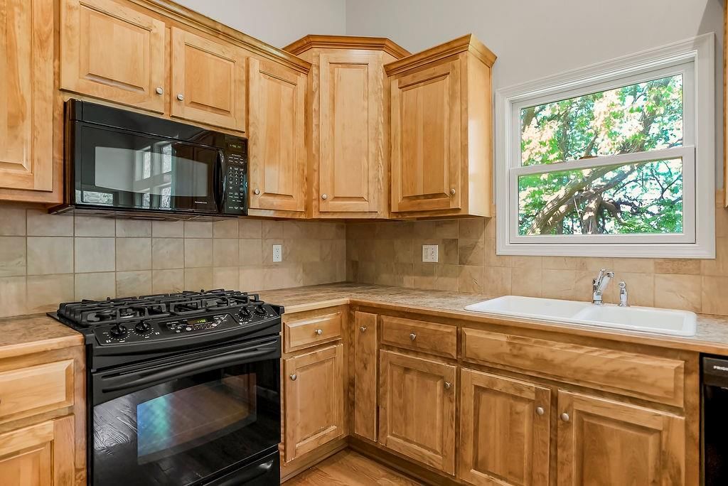 6910 Roundtree Street — photo 11