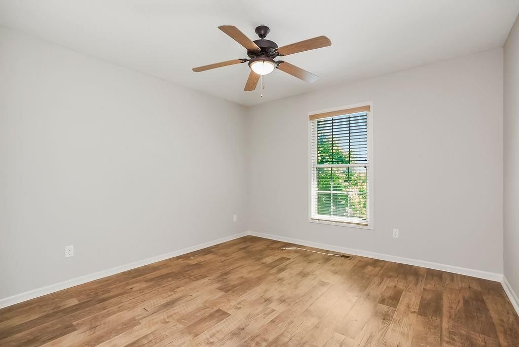 6910 Roundtree Street — photo 25