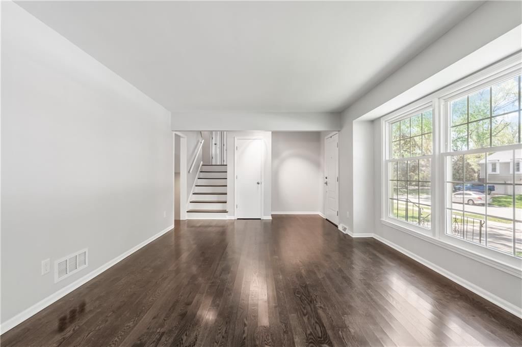 8306 W 97th Terrace — photo 6