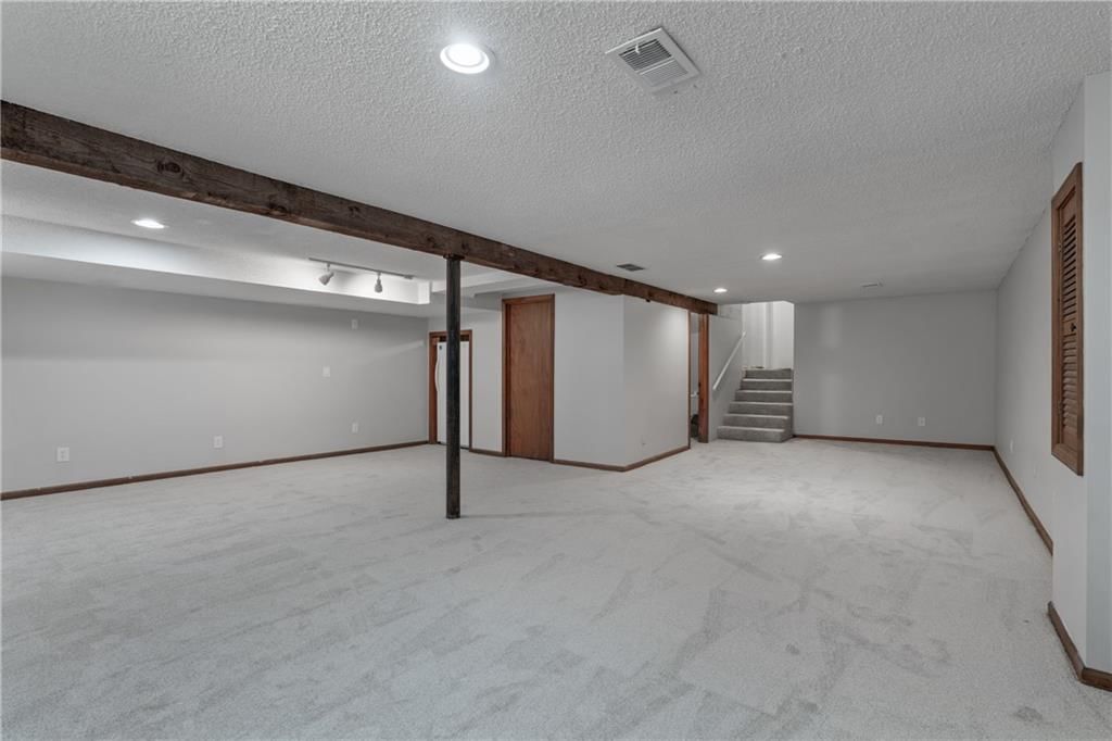8306 W 97th Terrace — photo 35