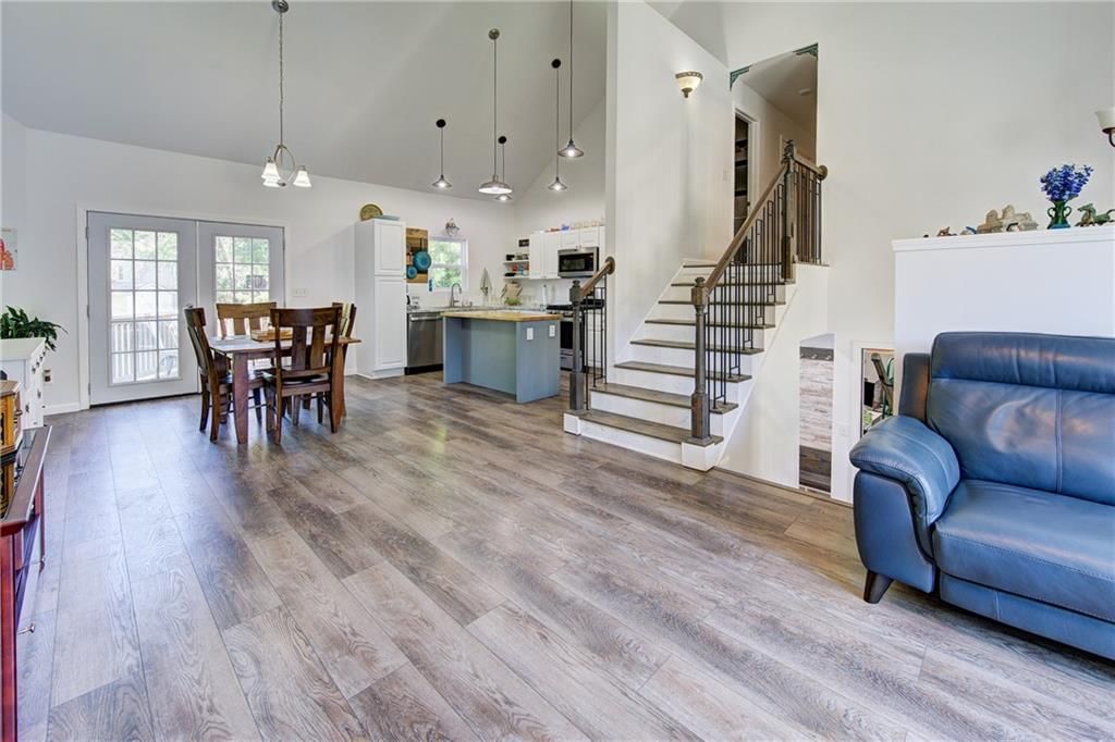 5716 NW Creekview Drive — photo 8
