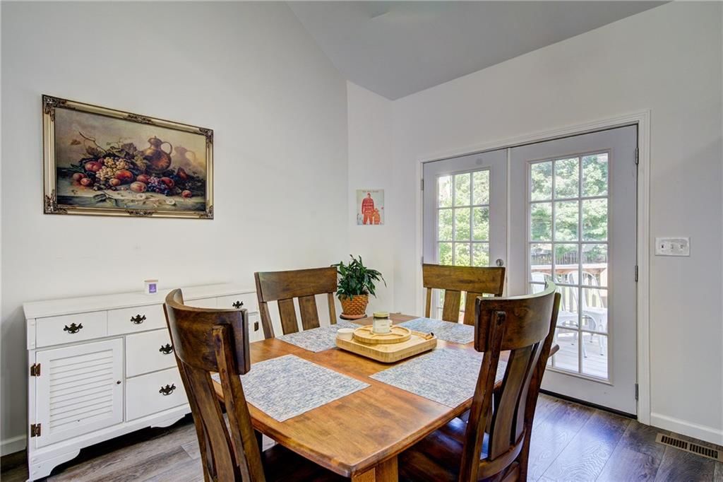 5716 NW Creekview Drive — photo 10