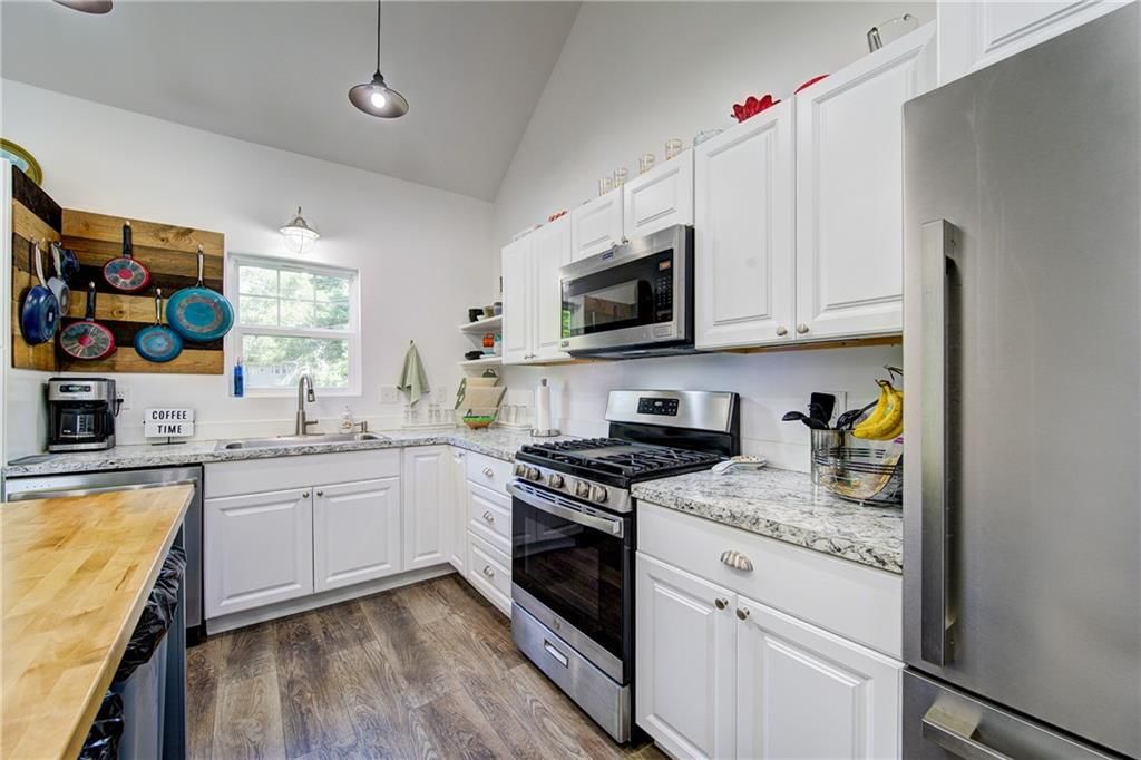 5716 NW Creekview Drive — photo 12
