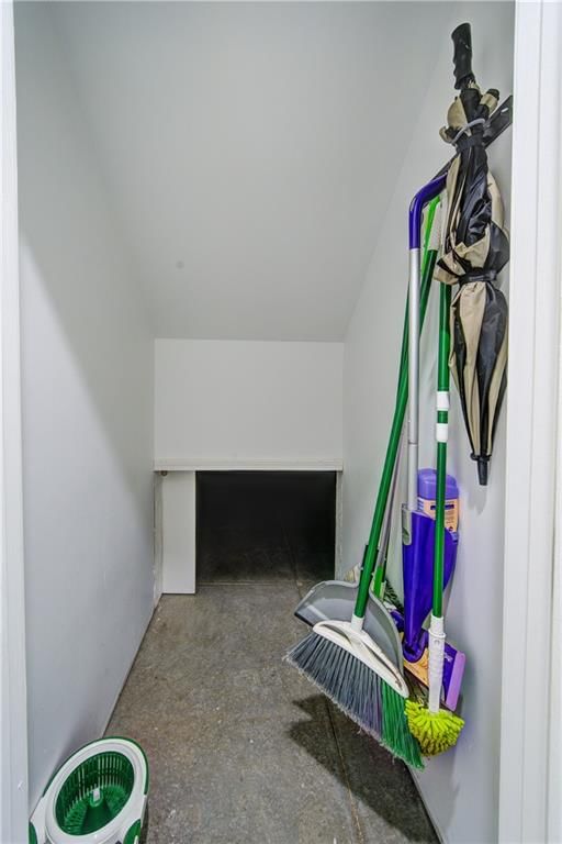 5716 NW Creekview Drive — photo 25